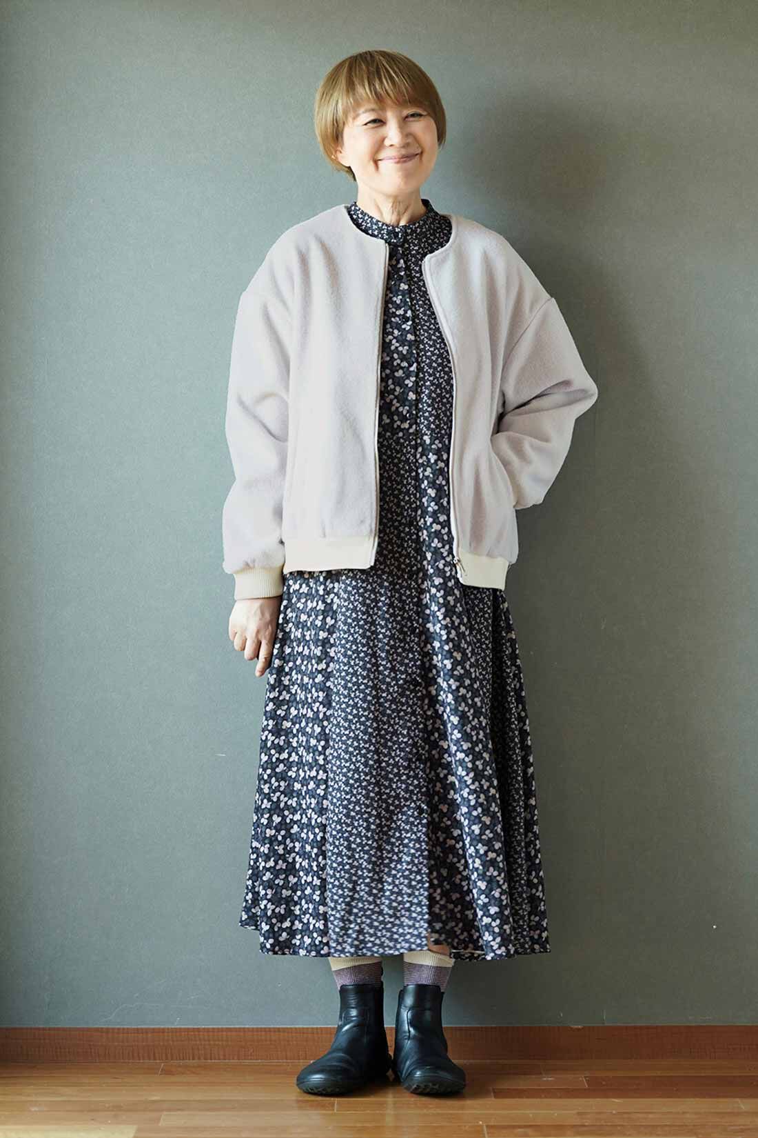 THREE FIFTY STANDARD|金子敦子さんと作った ノーカラーブルゾン〈ライトグレー〉のコーディネート|モデル身長：160cm 着用サイズ：M