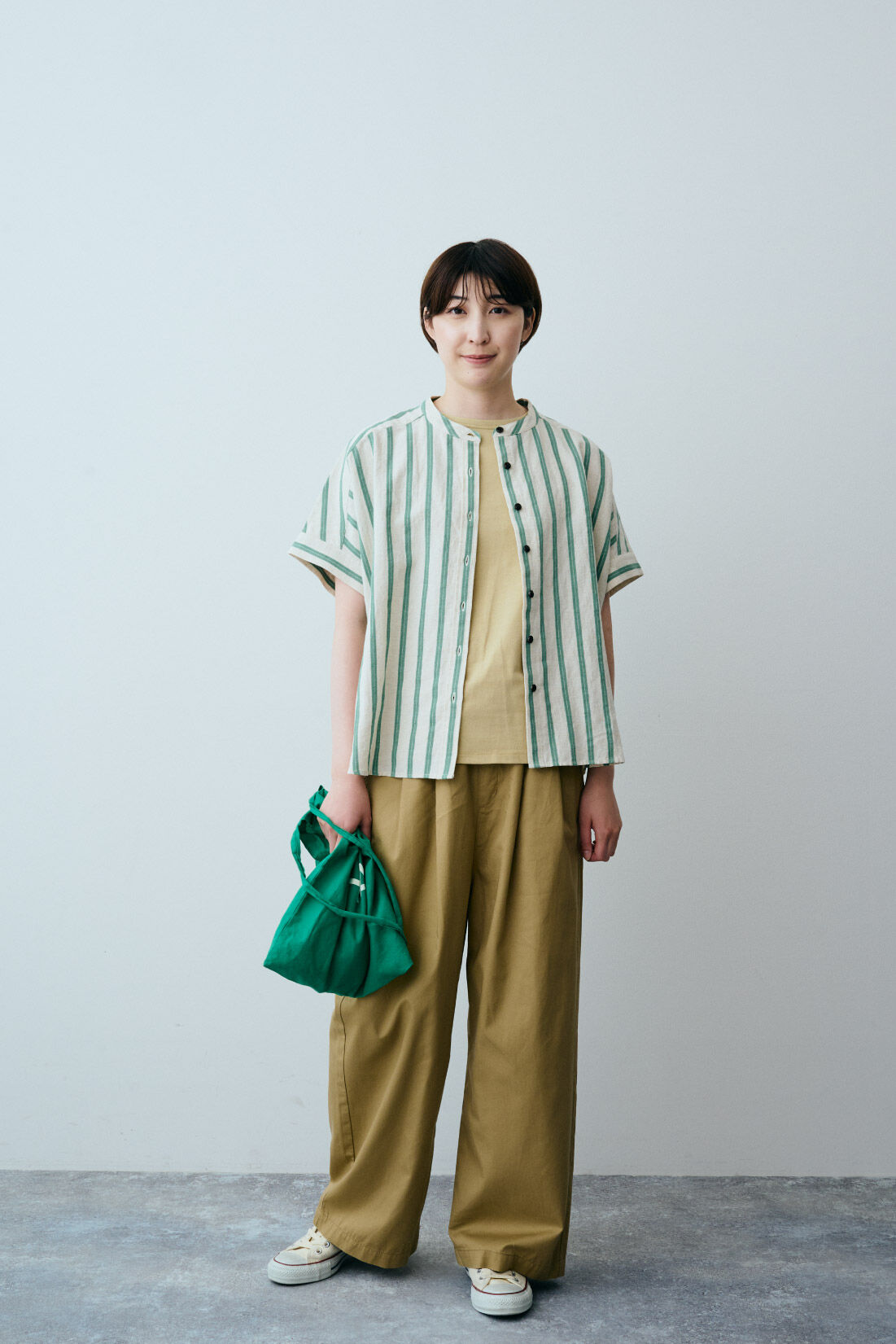 THREE FIFTY STANDARD|コットンリネンストライプシャツＧＲ　ＴＦＳとノースリーブトップスＴＦＳのコーディネート|モデル身長：163cm　着用サイズ：M