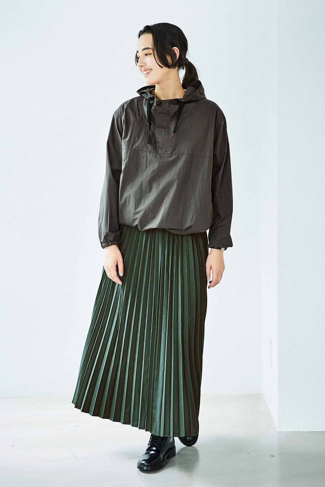 THREE FIFTY STANDARD［スリーフィフティースタンダード］|フォレストグリーンのプリーツスカートＴＦＳのコーディネート