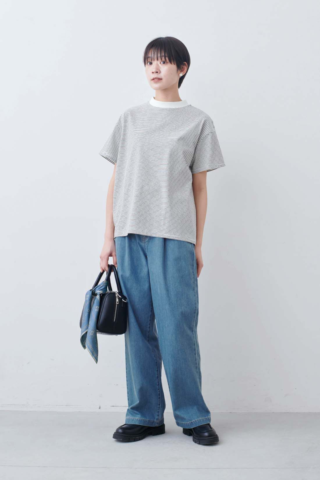 THREE FIFTY STANDARD［スリーフィフティースタンダード］|THREE FIFTY STANDARD　ヴィンテージのようなシルクスカーフ〈ネイビー〉