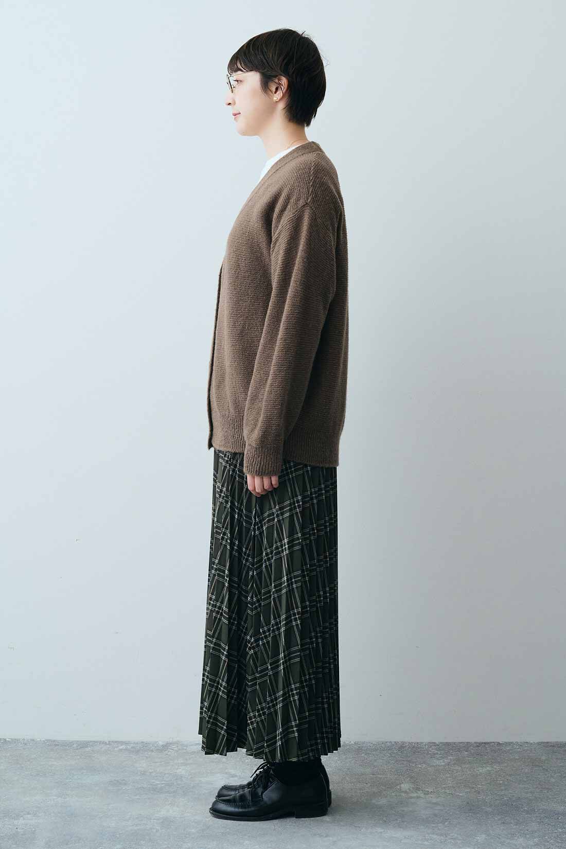 THREE FIFTY STANDARD|金子さんカーディガン〈ブラウン〉ＴＦＳとチェックプリーツスカートＴＦＳのコーディネート