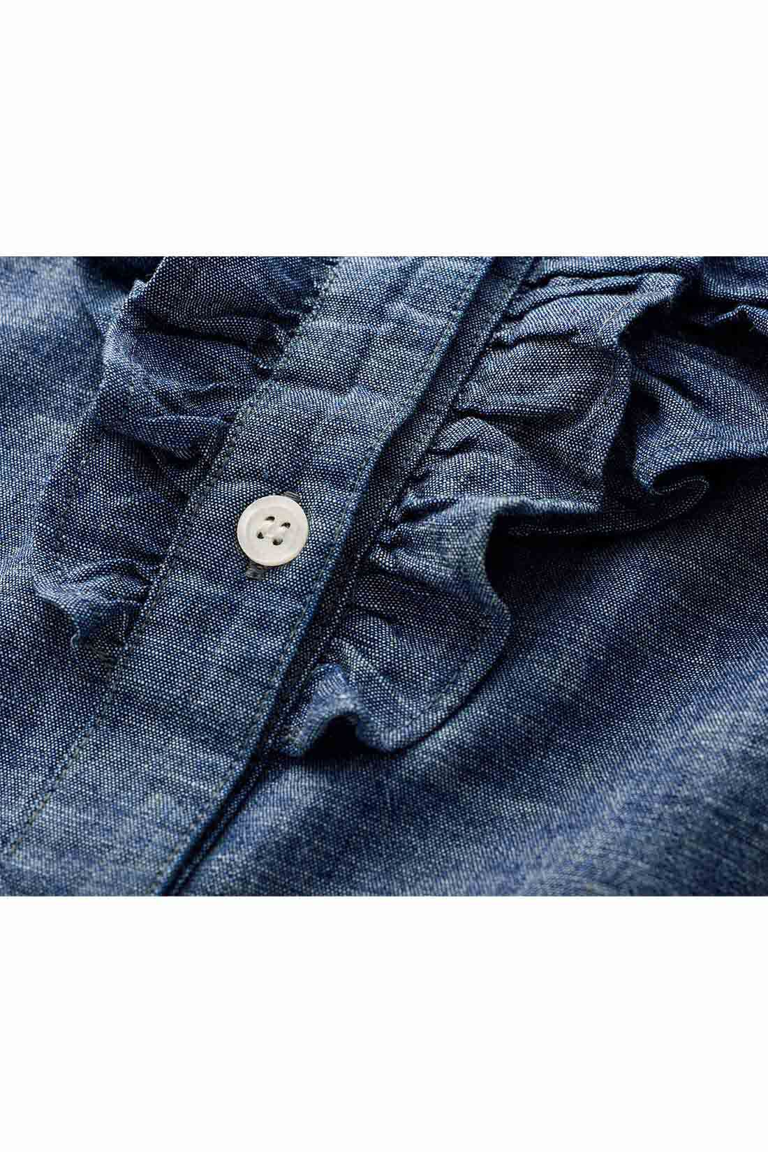 THREE FIFTY STANDARD|THREE FIFTY STANDARD インディゴブルーのフリルシャツ|オーガニックコットン100％の糸で織り上げた、日本製のインディゴシャンブレー生地を使用。