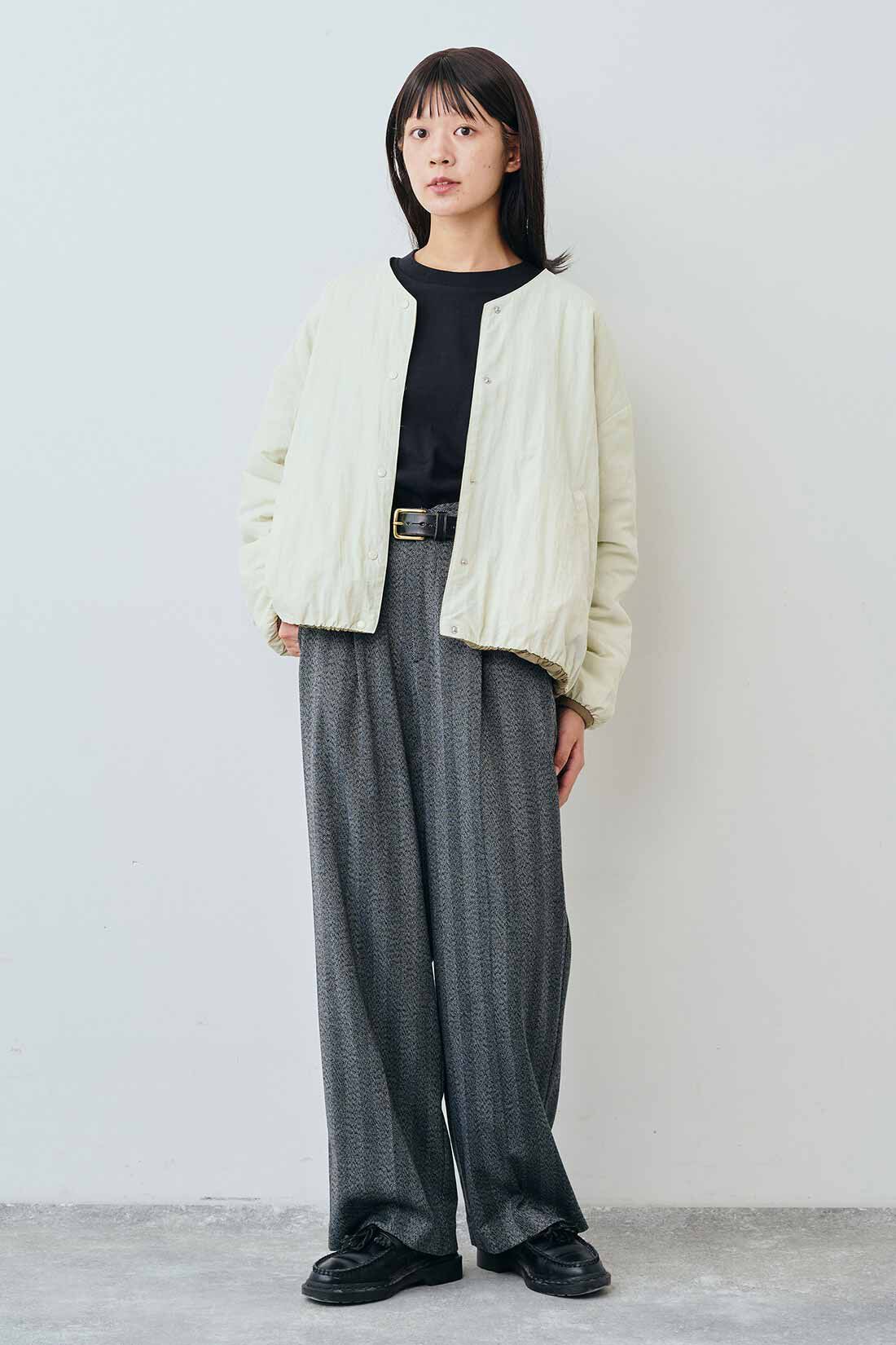THREE FIFTY STANDARD ヘリンボーン素材のワイドパンツ〈チャコールグレー〉｜THREE FIFTY  STANDARD[スリーフィフティースタンダード]｜フェリシモ【公式通販】