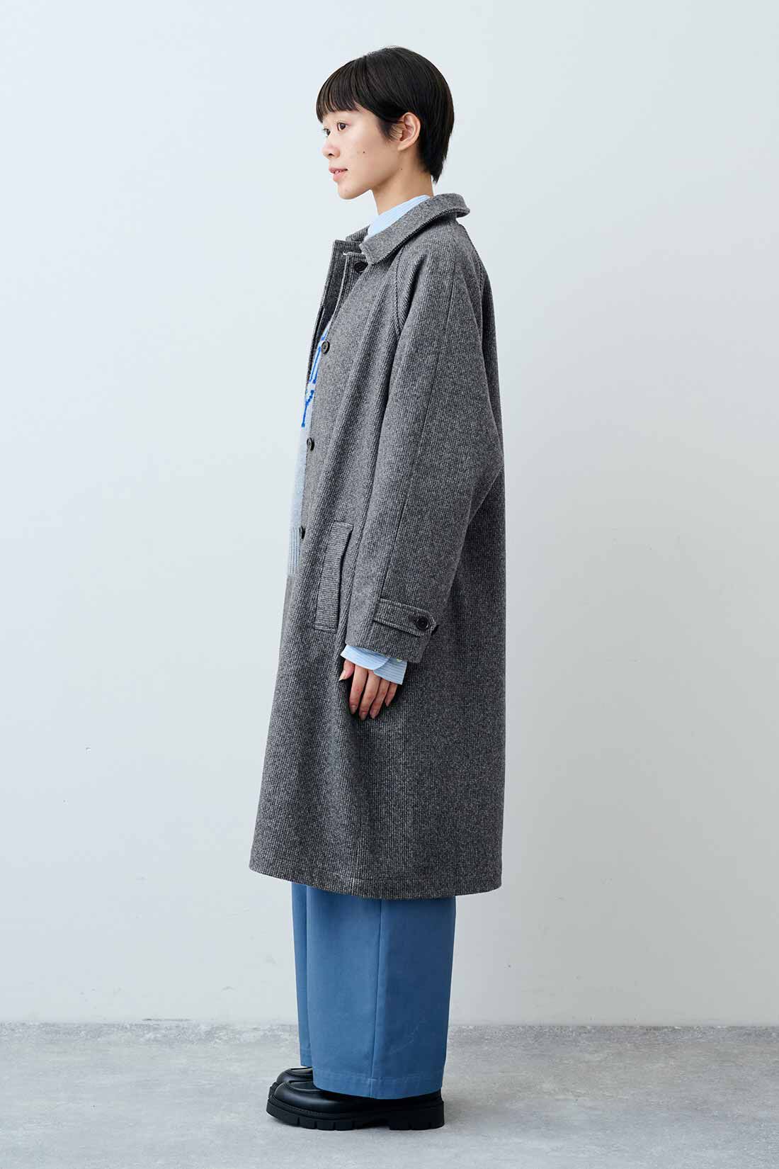 THREE FIFTY STANDARD|THREE FIFTY STANDARD　小谷 実由さんと作った 細かいチェック柄のアンクルコート〈グレー〉|モデル身長：163cm　着用サイズ：M