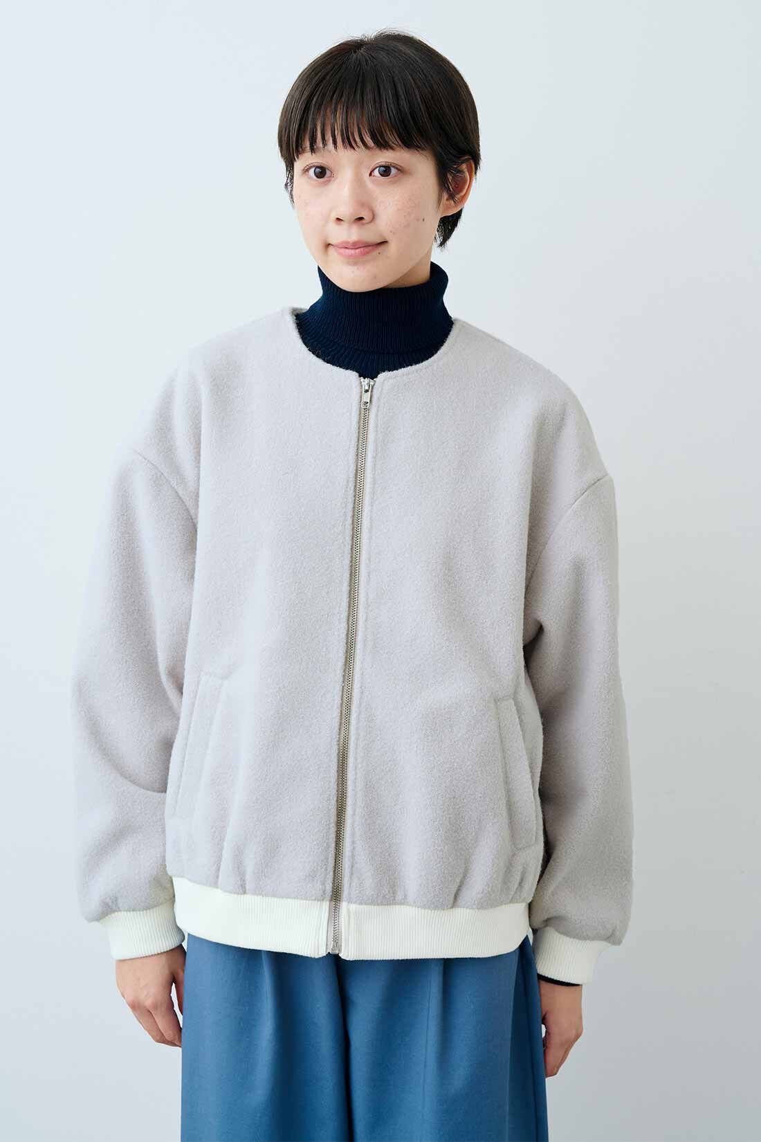 THREE FIFTY STANDARD［スリーフィフティースタンダード］|THREE FIFTY STANDARD　金子敦子さんと作った コート生地で仕立てたノーカラーブルゾン〈ライトグレー〉
