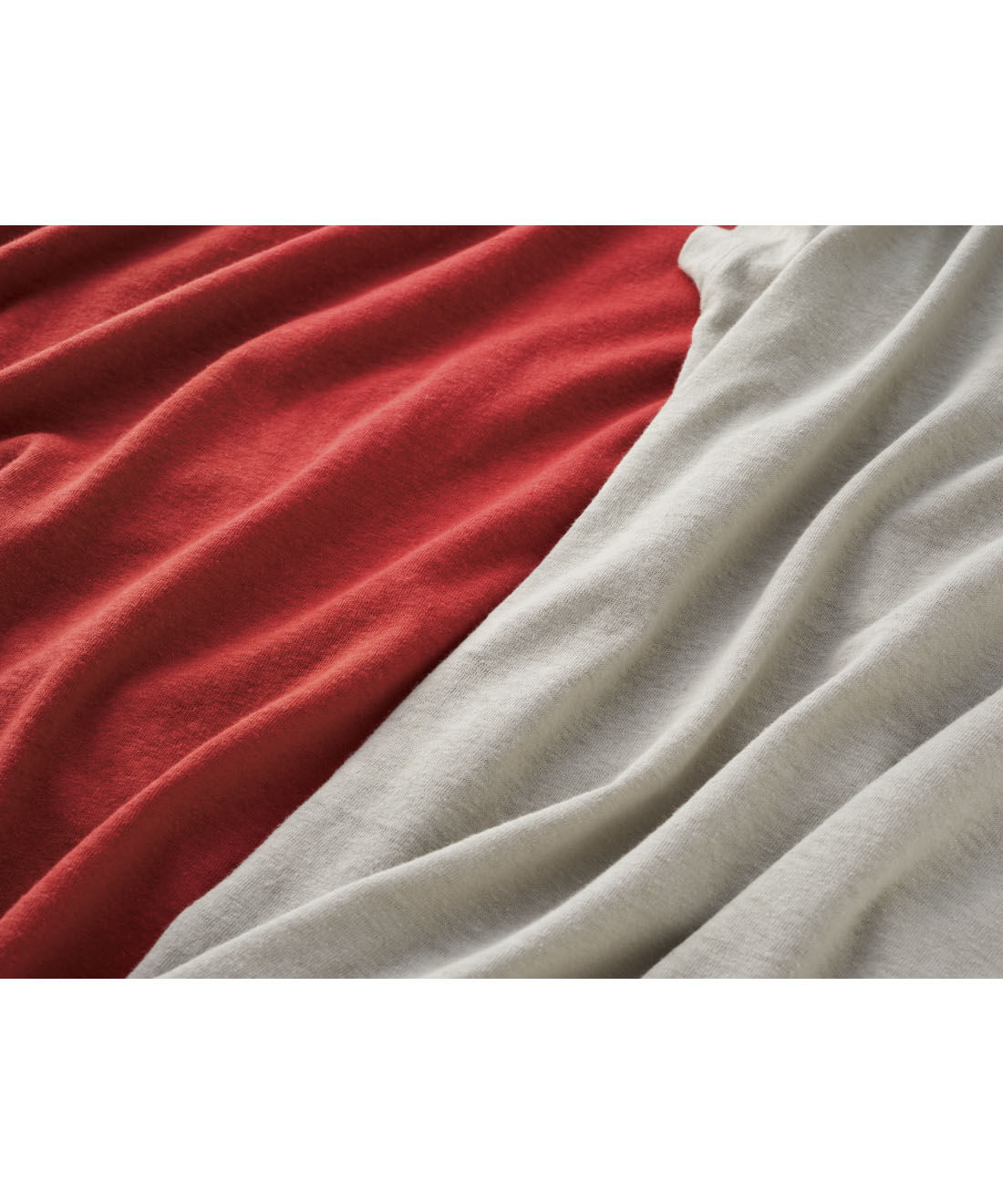 THREE FIFTY STANDARD［スリーフィフティースタンダード］|THREE FIFTY STANDARD　麻混天じくのフレンチスリーブTシャツ〈ライトグレー〉|着こなしのアクセントにぴったりのレッドと、万能に使えるライトグレーの2色をご用意。