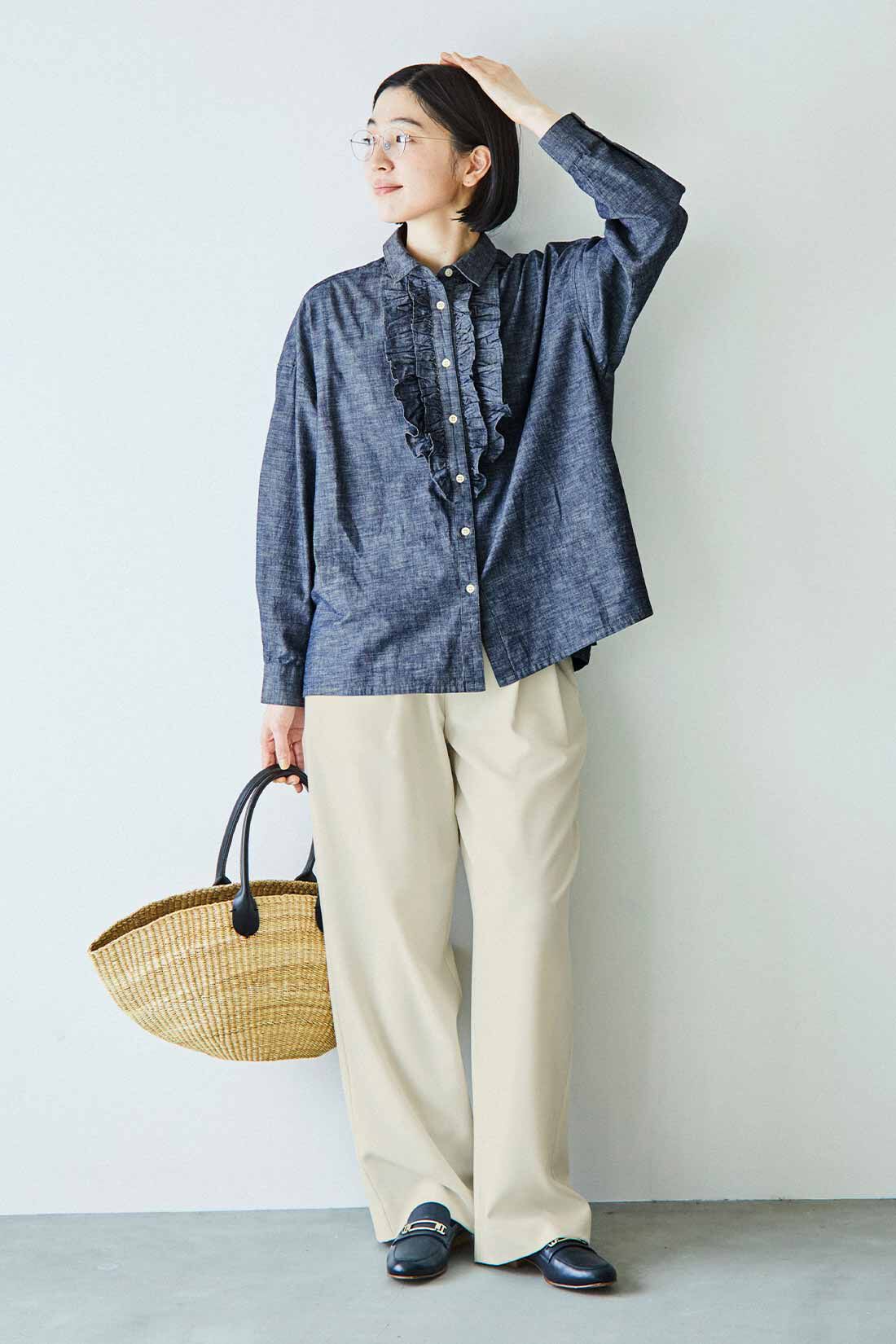 THREE FIFTY STANDARD|落ち感がきれいなタックパンツＩＶ　ＴＦＳのコーディネート