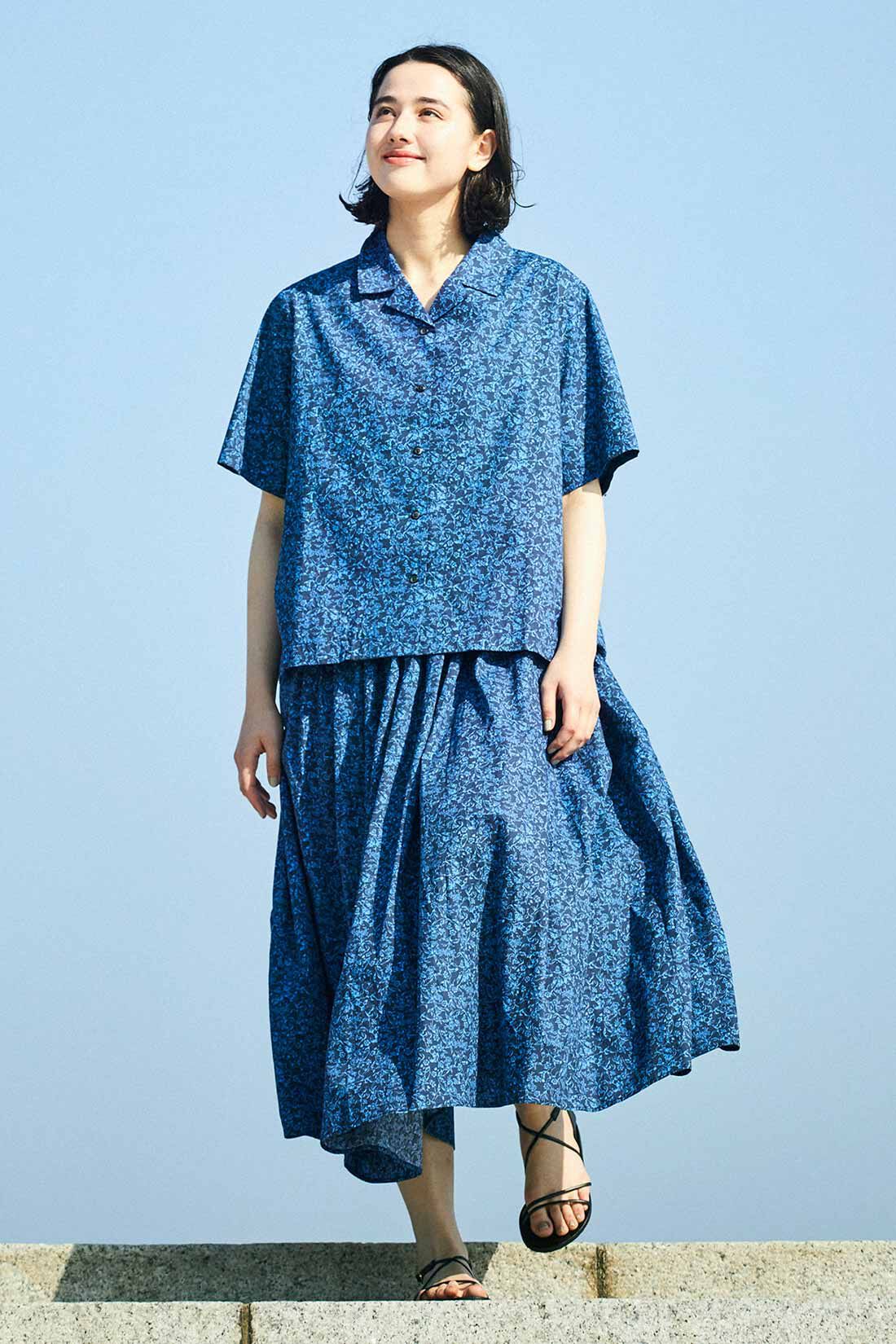 THREE FIFTY STANDARD［スリーフィフティースタンダード］|THREE FIFTY STANDARD シックな花柄の開衿シャツ〈ネイビー〉