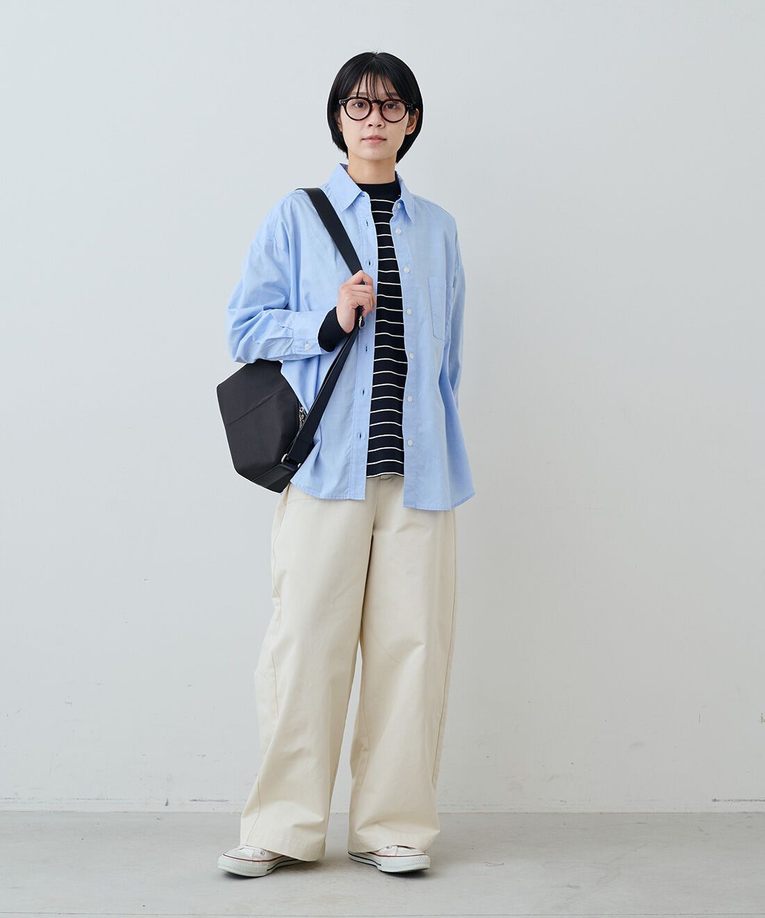 THREE FIFTY STANDARD|日本製の刺しゅうオックスシャツＢＬ　ＴＦＳとレトロなボーダーＴシャツ　ＴＦＳのコーディネート|モデル身長：163cm 着用サイズ：M