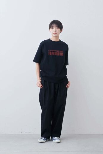 THREE FIFTY STANDARD［スリーフィフティースタンダード］ | 丸胴仕様のロゴプリントＴシャツ〈ブラック〉