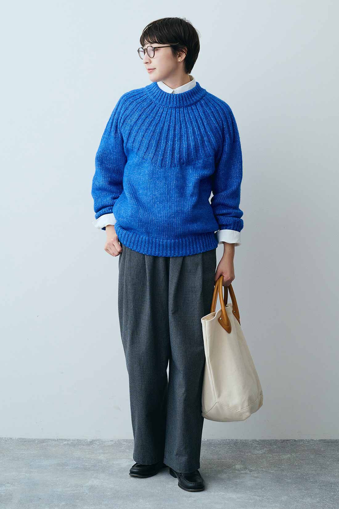 THREE FIFTY STANDARD|求心柄ニットＢＬ　ＴＦＳとワイドな白シャツＴＦＳのコーディネート