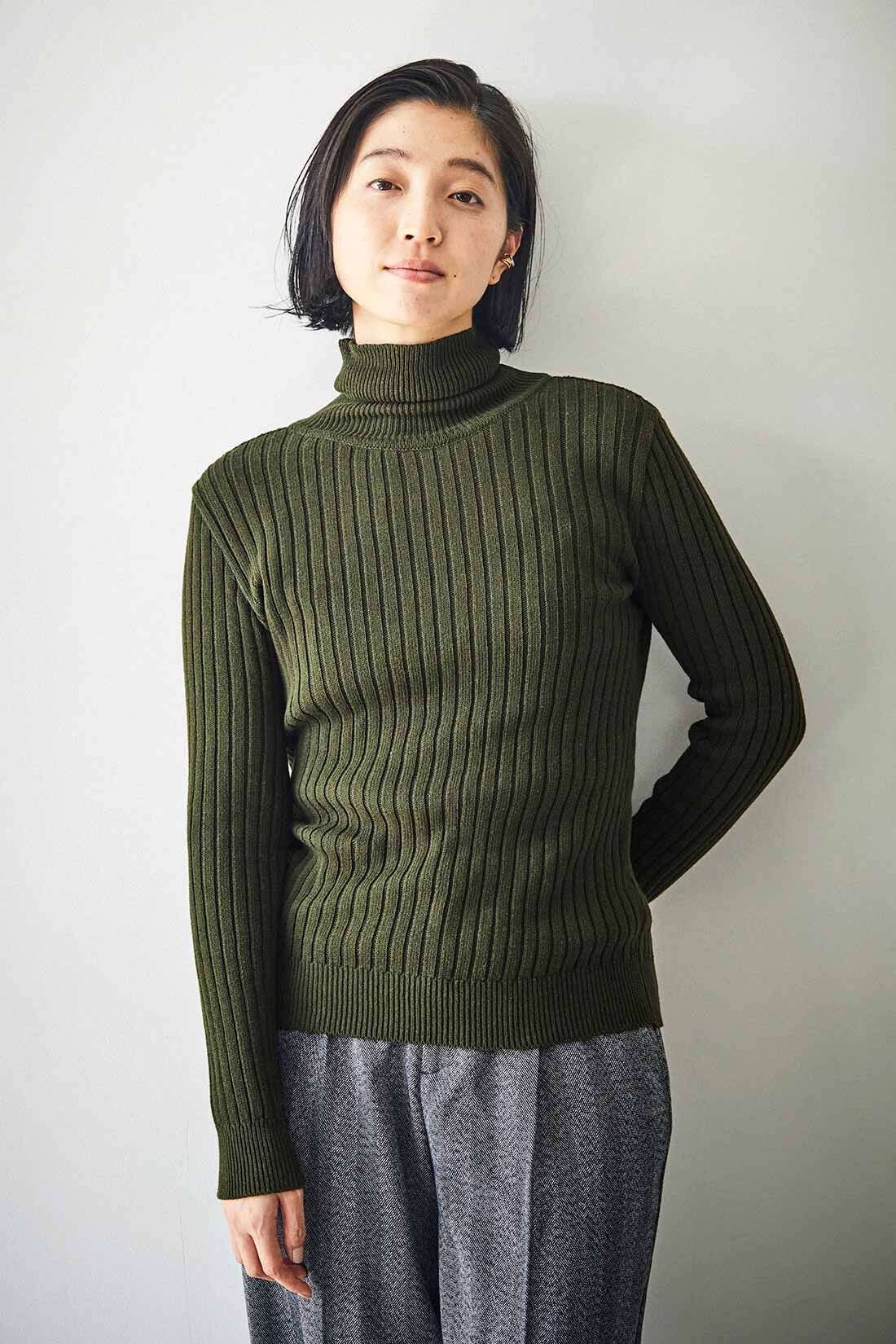 THREE FIFTY STANDARD［スリーフィフティースタンダード］|THREE FIFTY STANDARD コットン100％のリブタートル〈ダークオリーブ〉