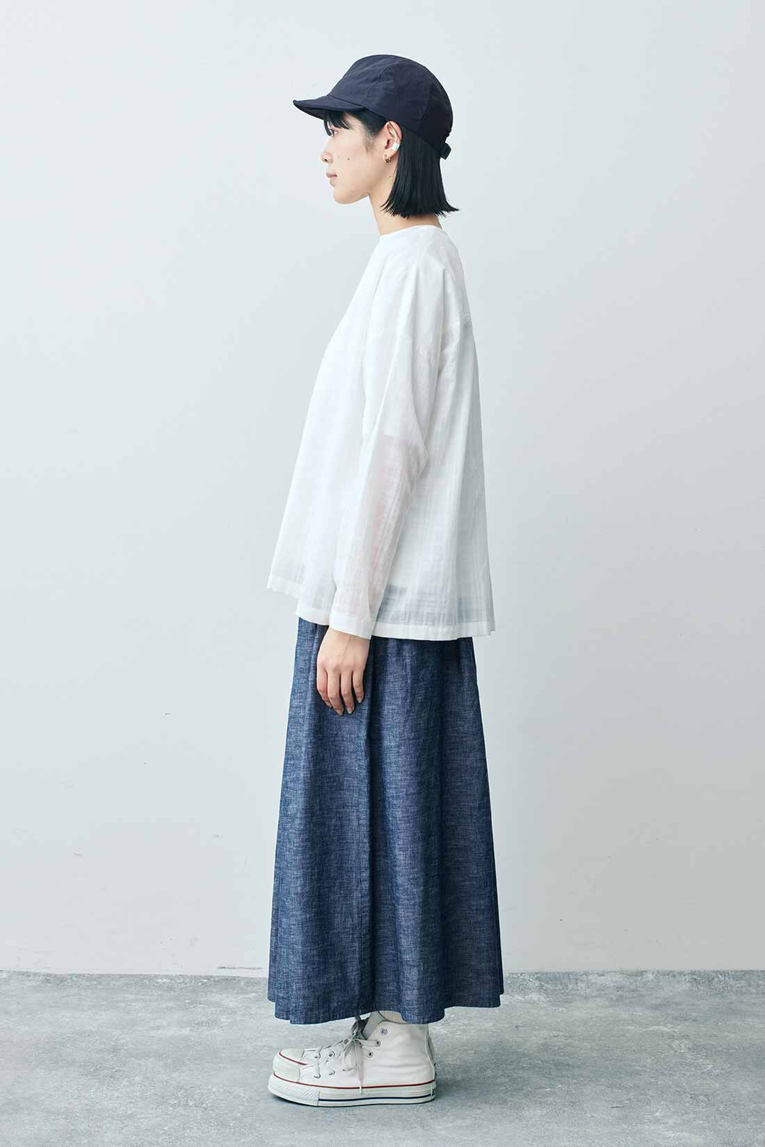 THREE FIFTY STANDARD［スリーフィフティースタンダード］|THREE FIFTY STANDARD 金子敦子さんと作った オーガニックコットンカーディガン〈オフホワイト〉|モデル身長：163cm 着用サイズ：M