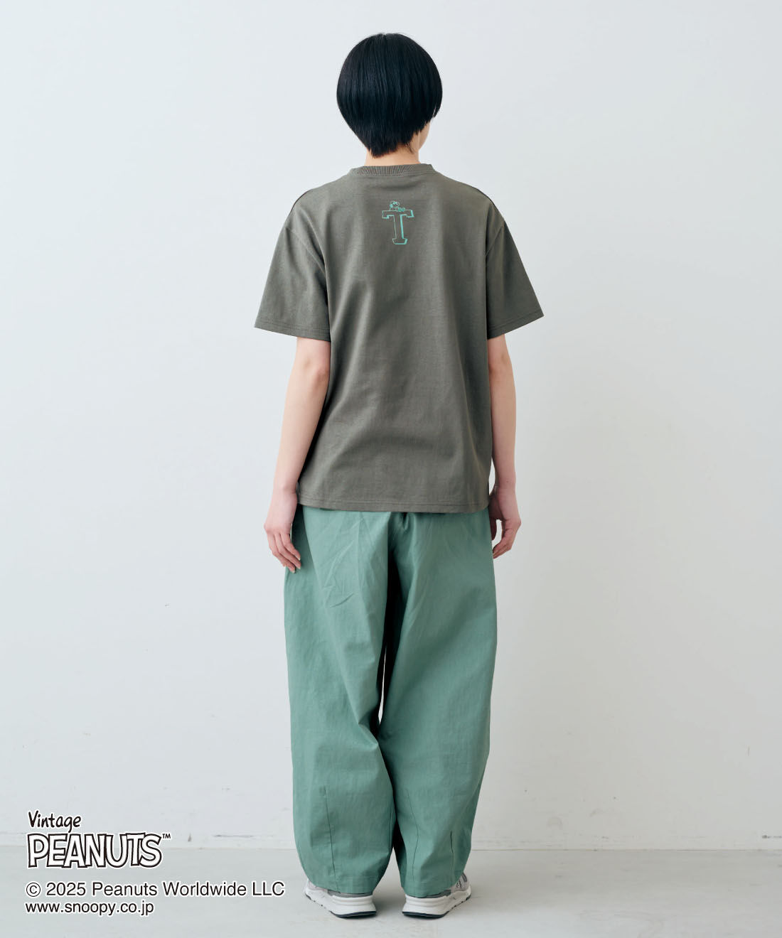 THREE FIFTY STANDARD［スリーフィフティースタンダード］|PEANUTS 〈スヌーピー＆フレンズ〉 綿100％ ロゴプリント Tシャツのコーディネート