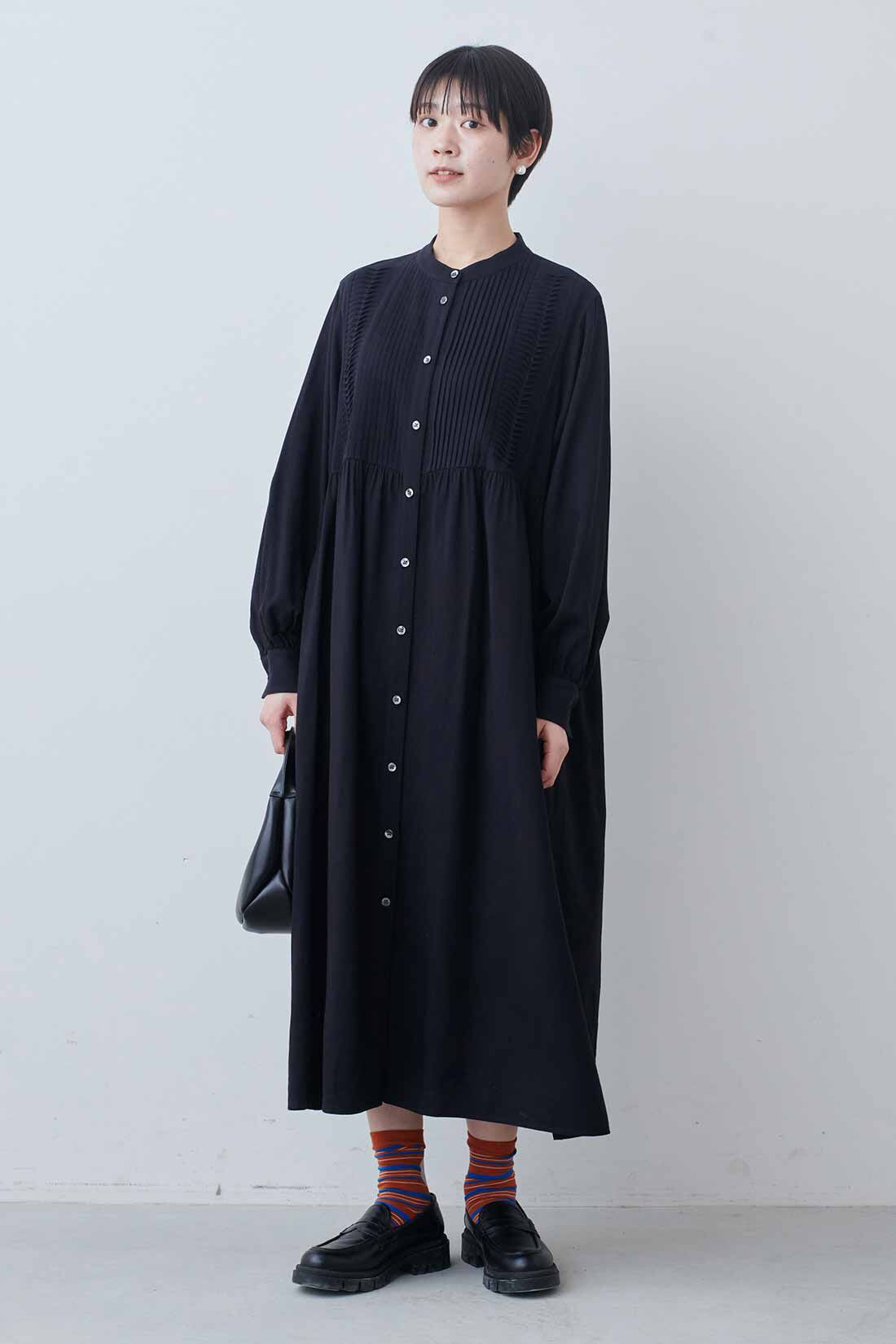 THREE FIFTY STANDARD［スリーフィフティースタンダード］|ピンタックのワンピース〈ブラック〉のコーディネート