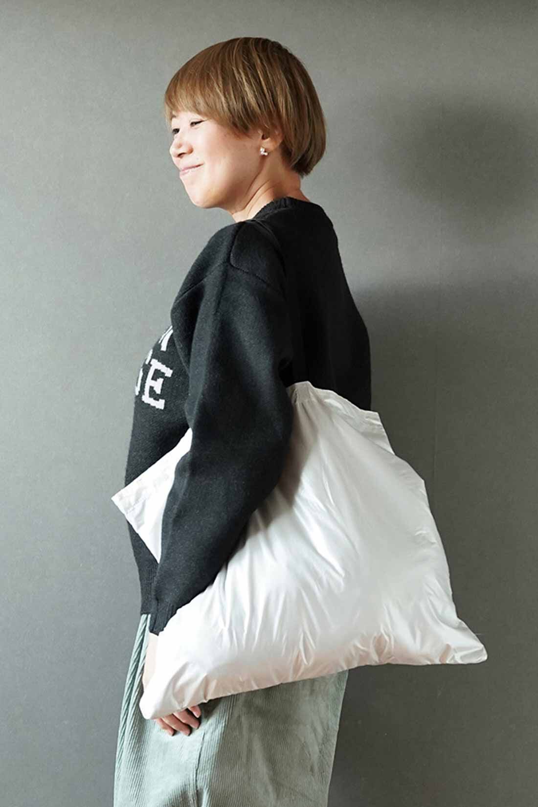 THREE FIFTY STANDARD［スリーフィフティースタンダード］|THREE FIFTY STANDARD　金子敦子さんと作った 便利な2-WAYバッグ〈シェルホワイト〉|雑誌もすっぽり入る大容量サイズ