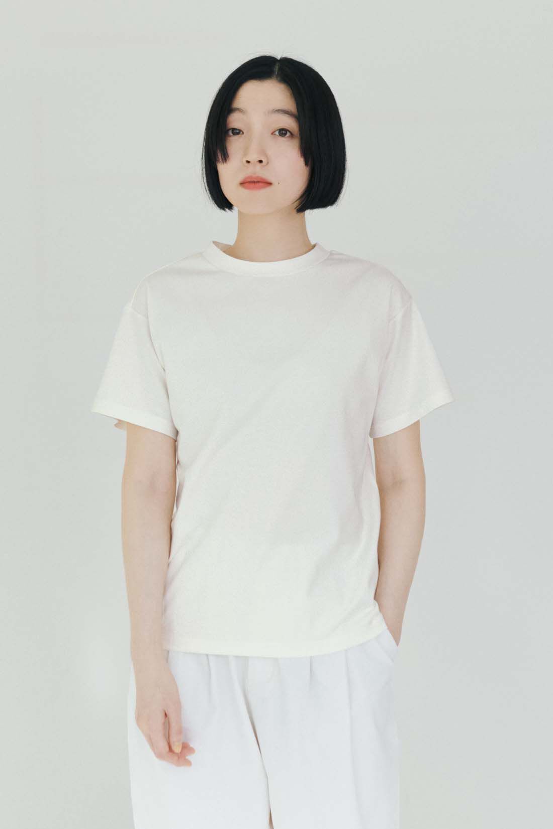 THREE FIFTY STANDARD［スリーフィフティースタンダード］|THREE FIFTY STANDARD　シルキーな肌ざわりのベーシックなTシャツの会