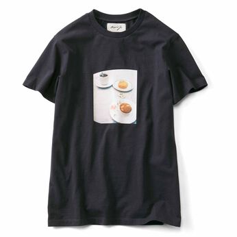 THREE FIFTY STANDARD［スリーフィフティースタンダード］ | 小谷実由さんコラボ フォトＴシャツ〈チャコールグレー〉
