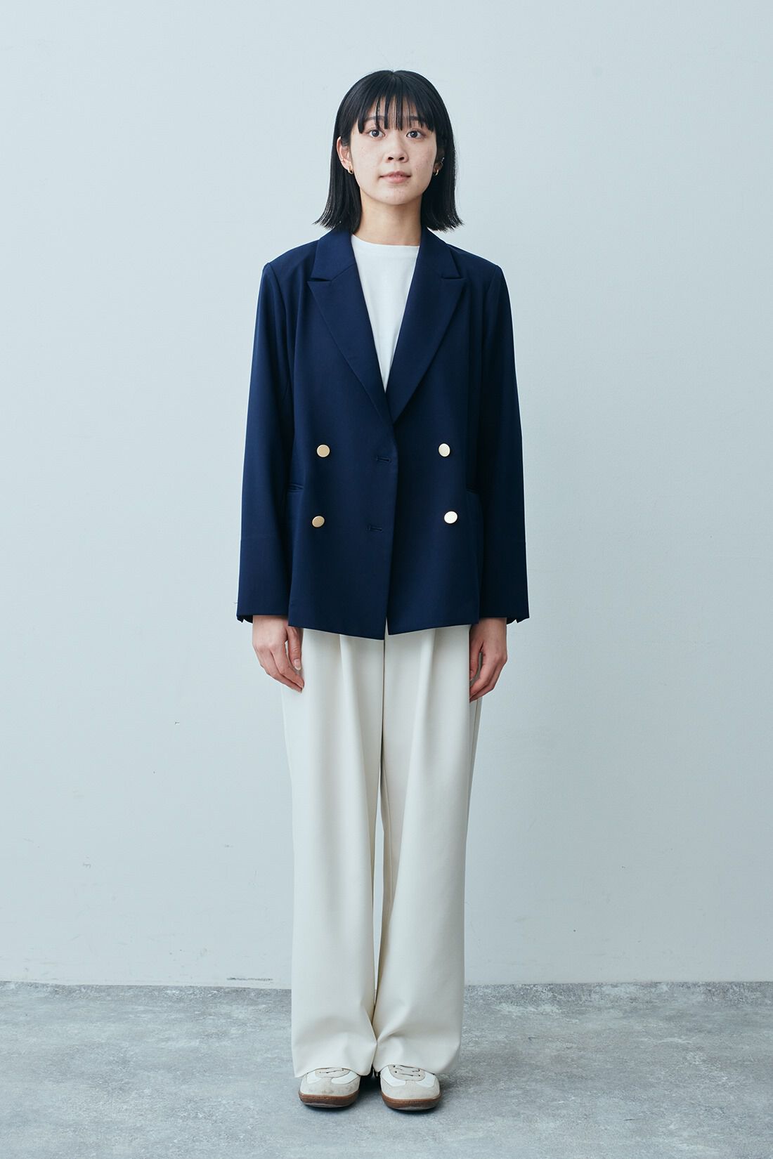 THREE FIFTY STANDARD|ダブルフロントジャケットＮＶ　ＴＦＳと落ち感がきれいなタックパンツＩＶ　ＴＦＳのコーディネート|モデル身長：163cm 着用サイズ：M