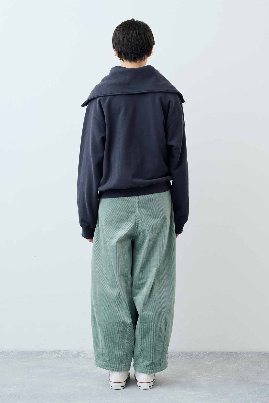 THREE FIFTY STANDARD［スリーフィフティースタンダード］|THREE FIFTY STANDARD　金子敦子さんと作った リーフグリーンのわくわくズボン|モデル身長：163cm　着用サイズ：M
