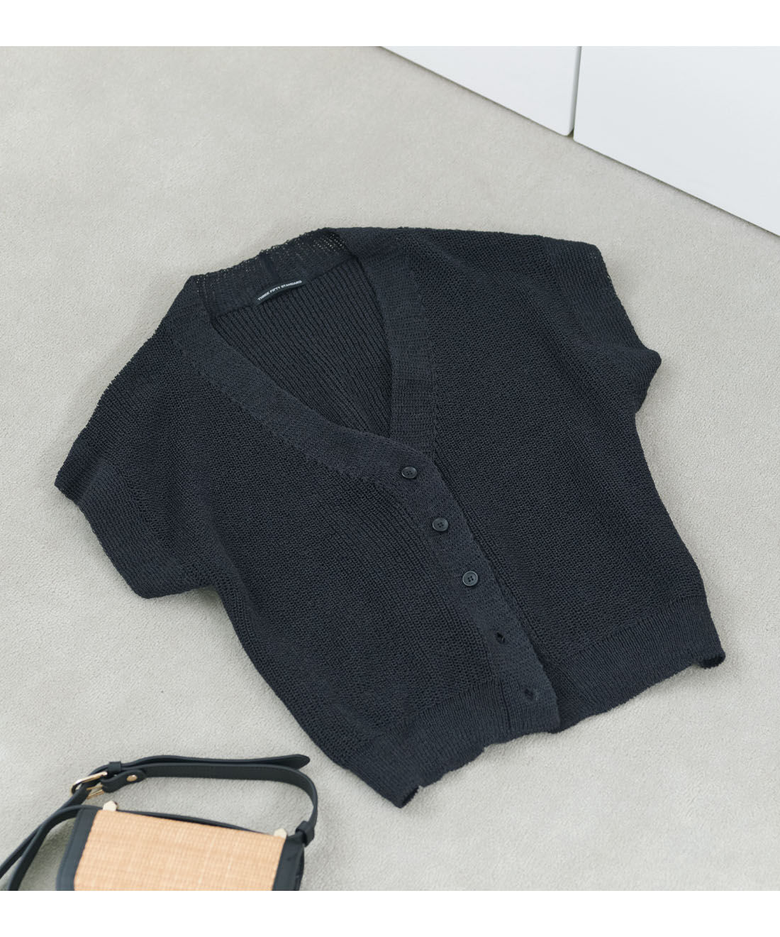 THREE FIFTY STANDARD|THREE FIFTY STANDARD　日本製の和紙混ニットベストカーディガン〈ブラック〉
