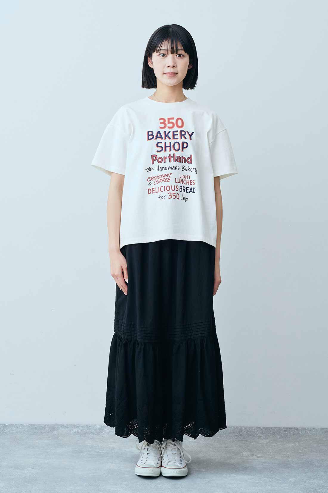 THREE FIFTY STANDARD|THREE FIFTY STANDARD ベーカリーショップTシャツ〈オフホワイト〉|モデル身長：163cm　着用サイズ：M