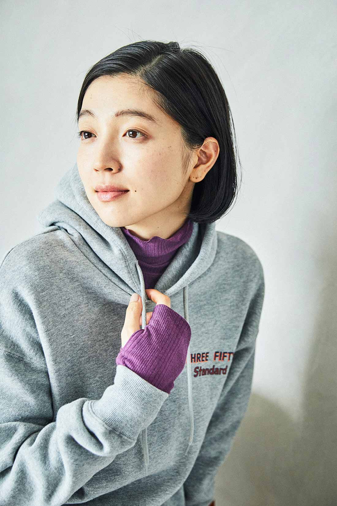 THREE FIFTY STANDARD|綿100％ ベーカリーショップパーカー〈グレー〉のコーディネート