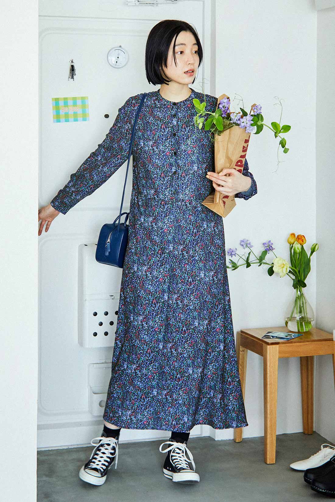 【フェリシモ】絵画みたいな花模様ワンピース〈ブルー〉3Lサイズ MEDE19F 絵画みたいな花模様ワンピース〈ブルー〉｜MEDE19F[メデ