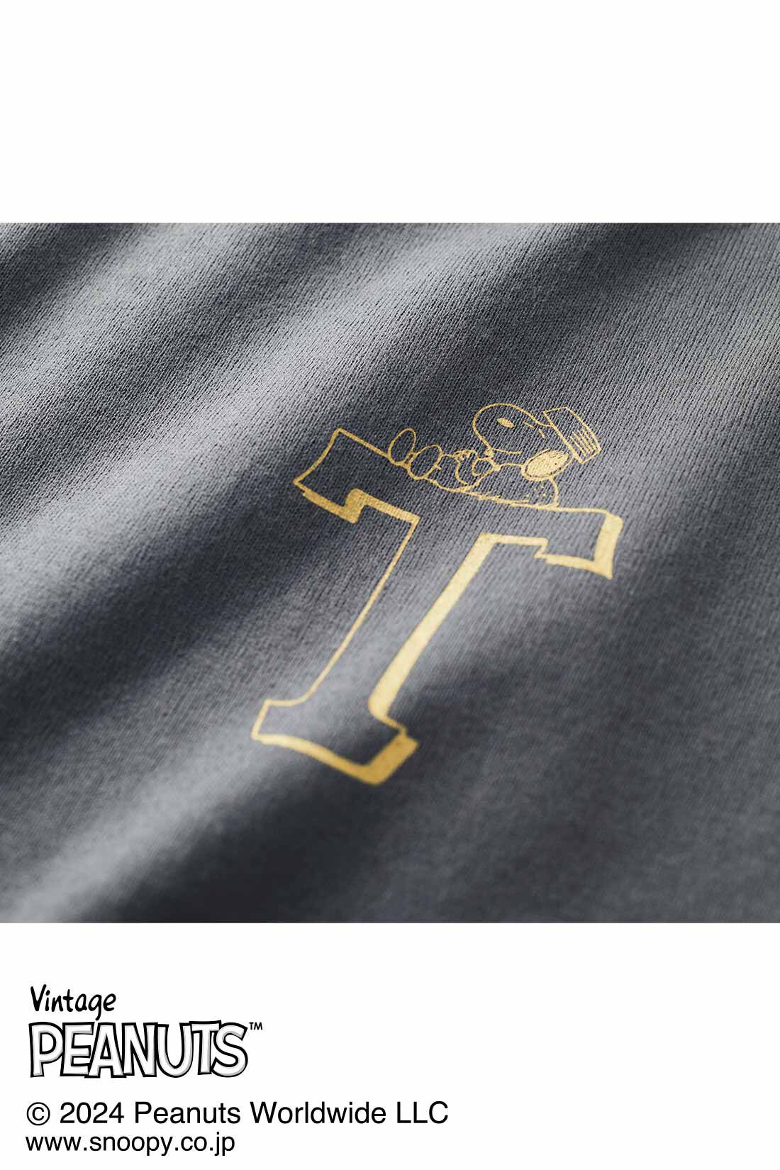 THREE FIFTY STANDARD|THREE FIFTY STANDARD PEANUTS〈スヌーピー＆フレンズ〉ロゴプリントTシャツ〈ネイビー〉|大人が着やすい単色プリントで、ヴィンテージのような風合いに。※お届けするカラーとは異なります。