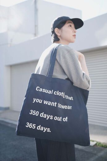 THREE FIFTY STANDARD［スリーフィフティースタンダード］ | メッセージロゴトートバッグ〈ネイビー〉
