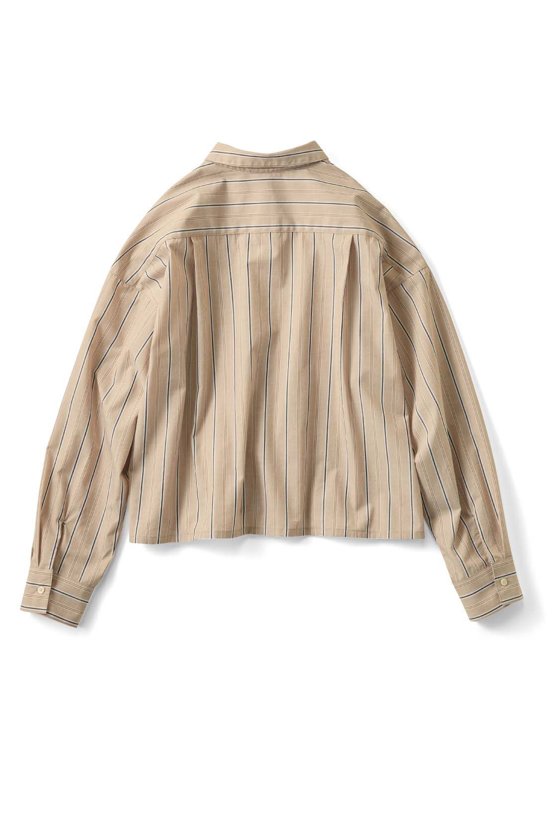 THREE FIFTY STANDARD［スリーフィフティースタンダード］|THREE FIFTY STANDARD　クロップド丈のストライプシャツ〈シナモンベージュ〉|BACK