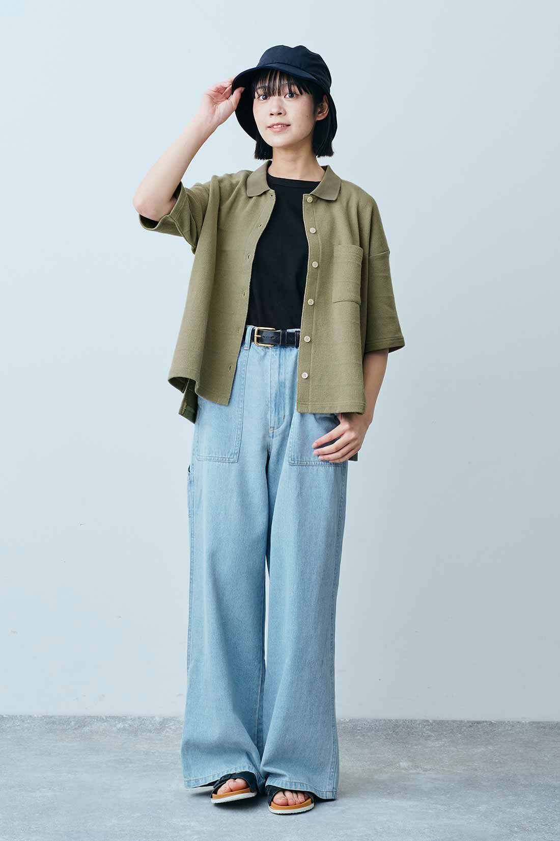 THREE FIFTY STANDARD|サーマル生地 タンクトップと麻混 ペインターデニムパンツと内側メッシュ バケットハット〈ネイビー〉のコーディネート|モデル身長：163cm 着用サイズ：M