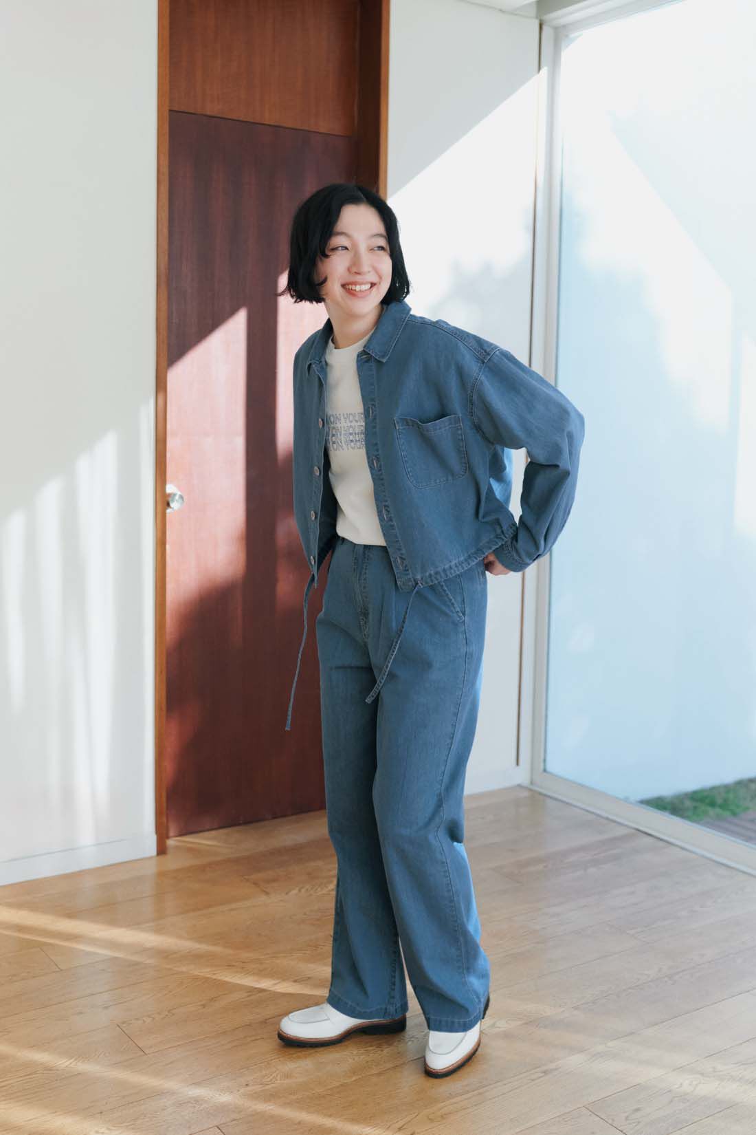 THREE FIFTY STANDARD［スリーフィフティースタンダード］|THREE FIFTY STANDARD　ライトデニムのタックワイドパンツ