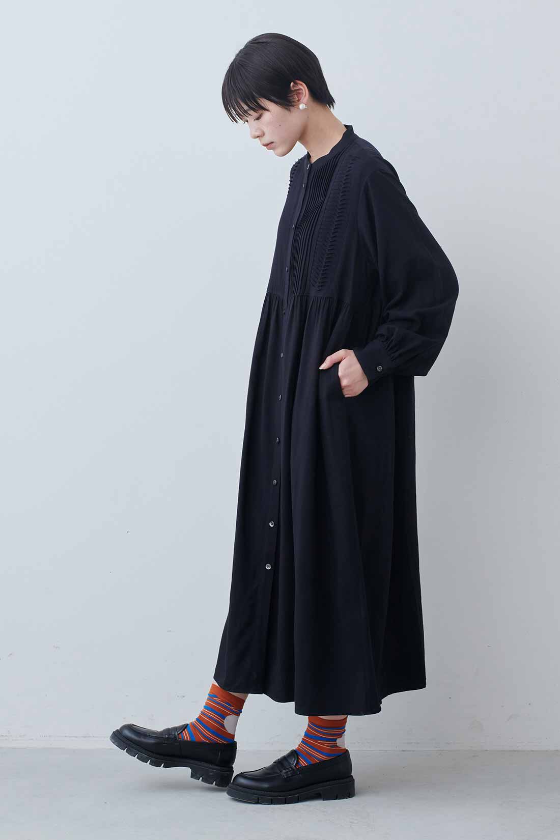 THREE FIFTY STANDARD［スリーフィフティースタンダード］|ピンタックのワンピース〈ブラック〉のコーディネート