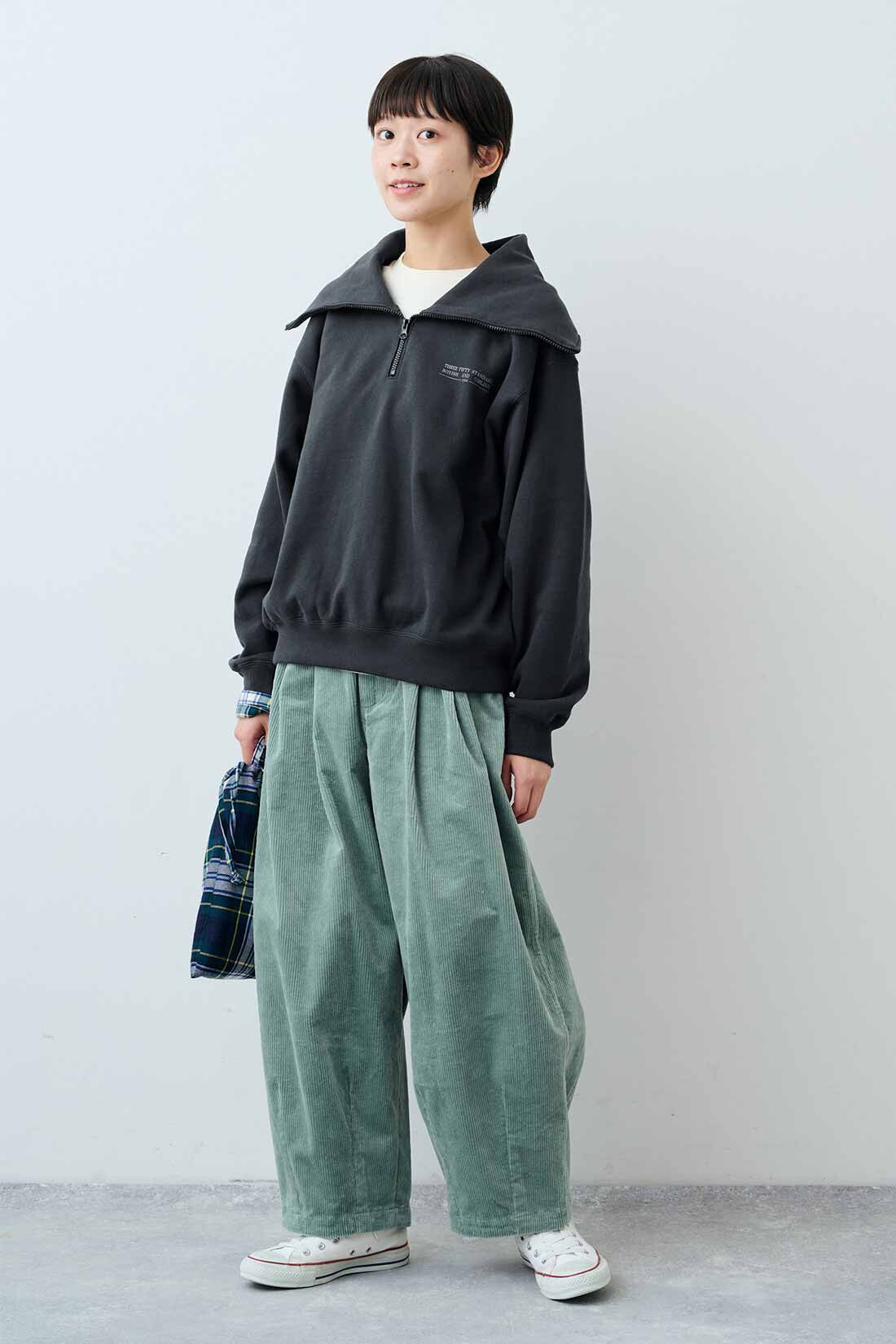 THREE FIFTY STANDARD［スリーフィフティースタンダード］|THREE FIFTY STANDARD　金子敦子さんと作った リーフグリーンのわくわくズボン|モデル身長：163cm　着用サイズ：M