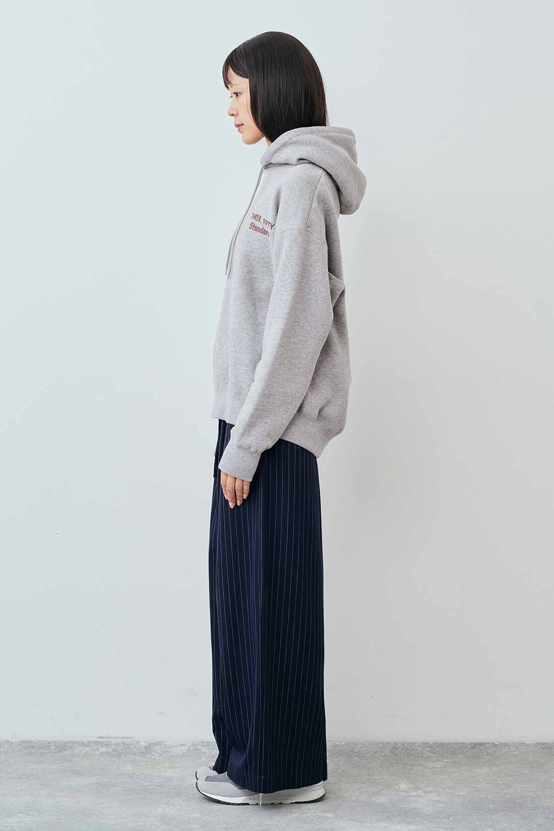 THREE FIFTY STANDARD|THREE FIFTY STANDARD ベーカリーショップパーカー〈グレー〉|モデル身長：163cm　着用サイズ：M