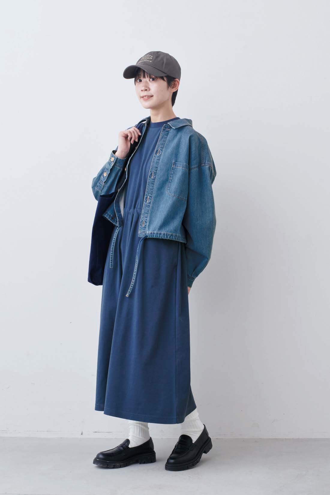 THREE FIFTY STANDARD［スリーフィフティースタンダード］|THREE FIFTY STANDARD　接触冷感・吸汗速乾のリラクシーなカットソーワンピース〈ブルー〉|モデル身長：163cm　着用サイズ：M