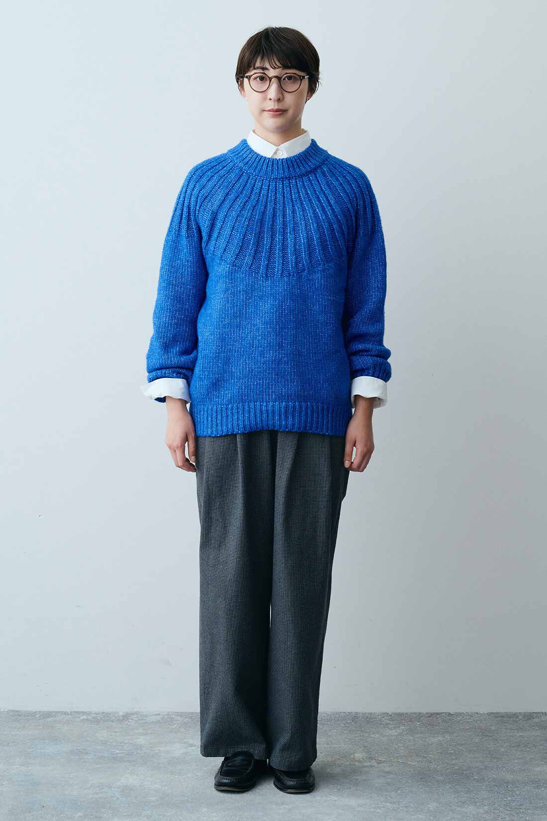 THREE FIFTY STANDARD|求心柄ニットＢＬ　ＴＦＳとワイドな白シャツＴＦＳのコーディネート