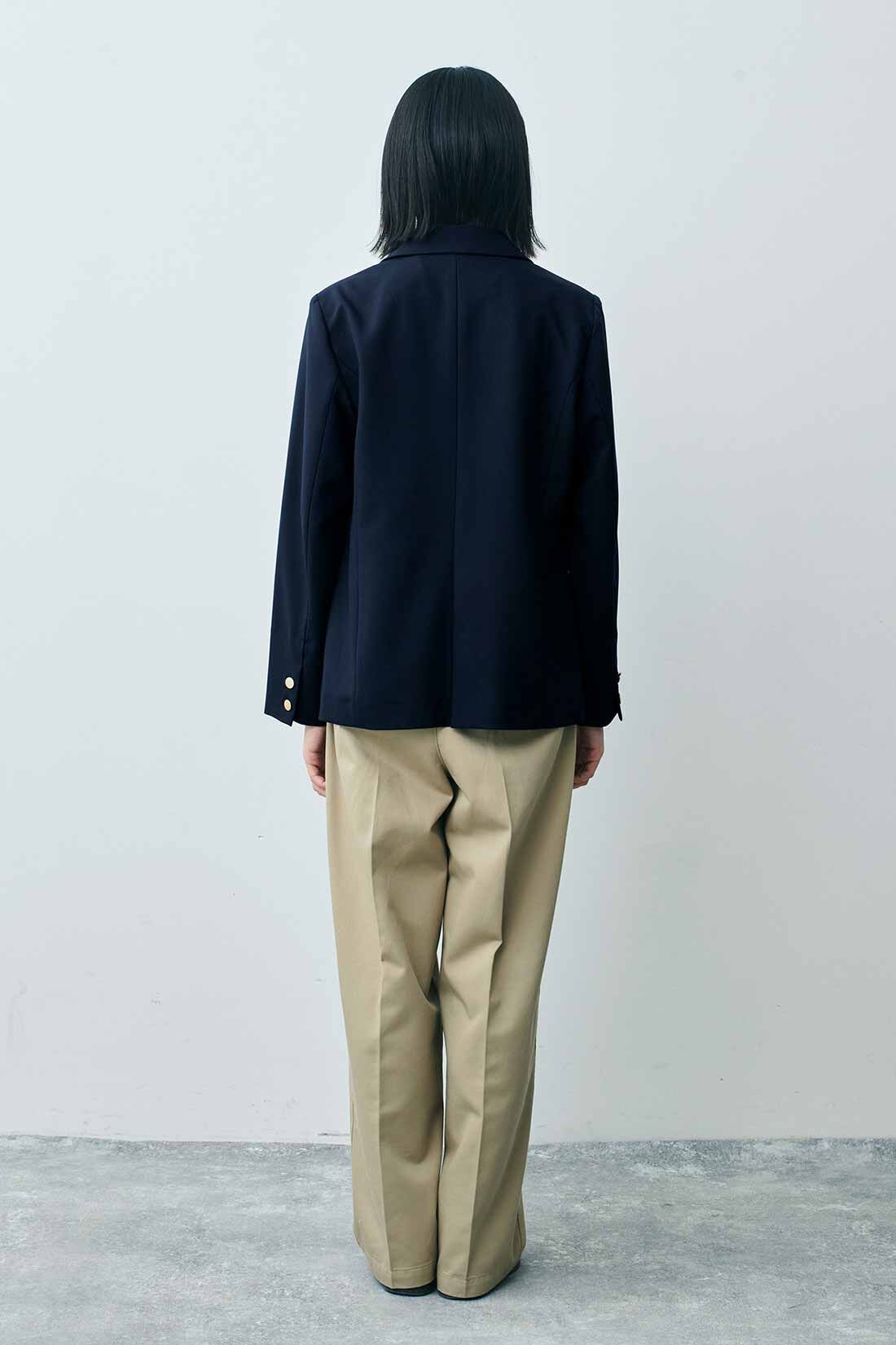 THREE FIFTY STANDARD|ダブルフロントジャケットＮＶ　ＴＦＳとスタンダードなチノパンツＢＥ　ＴＦＳと桜の木のウッドパールネックレス　ＴＦＳのコーディネート|モデル身長：163cm 着用サイズ：M