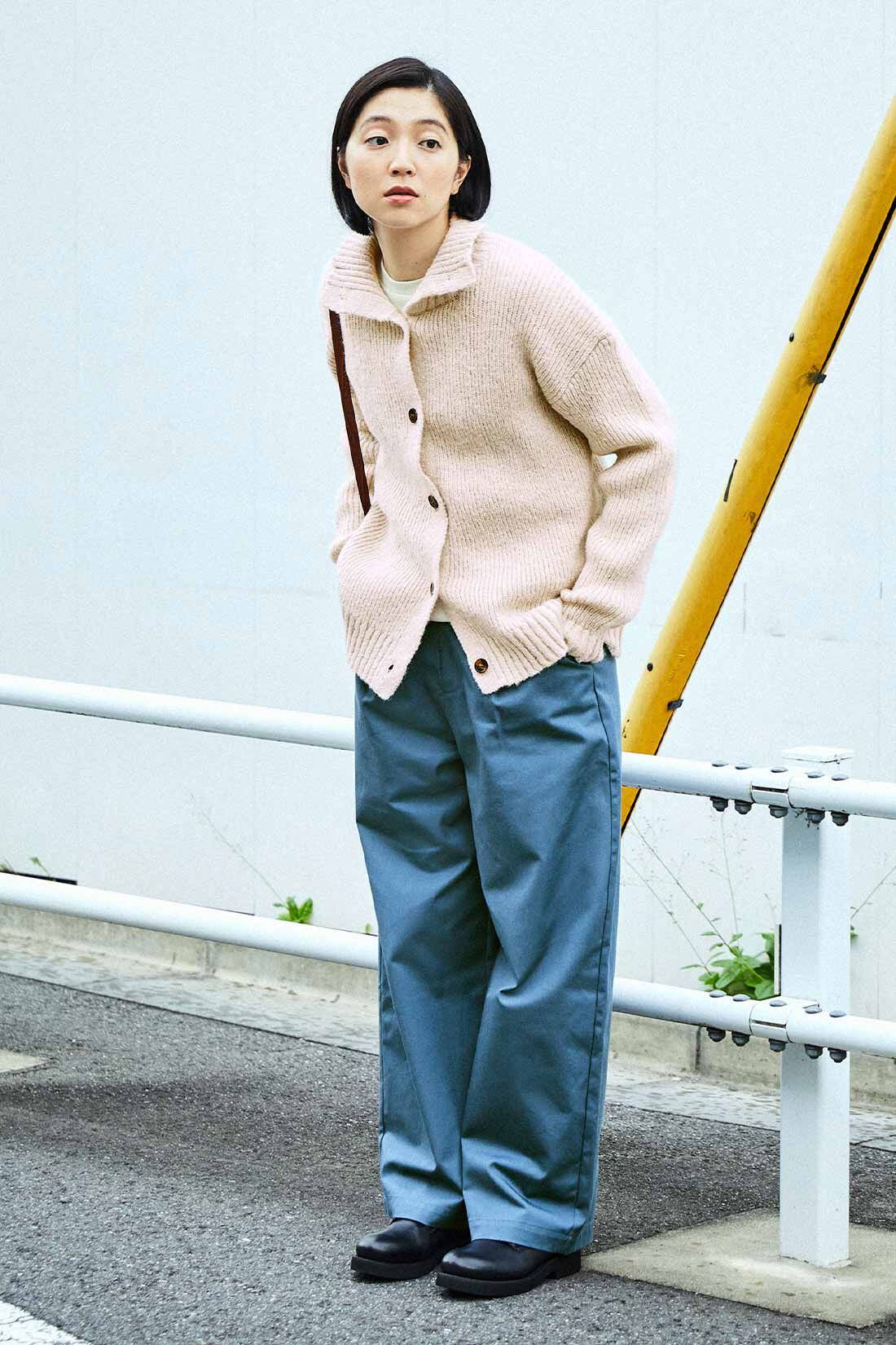 THREE FIFTY STANDARD［スリーフィフティースタンダード］|衿付きニットカーディガン〈ライトベージュ〉のコーディネート