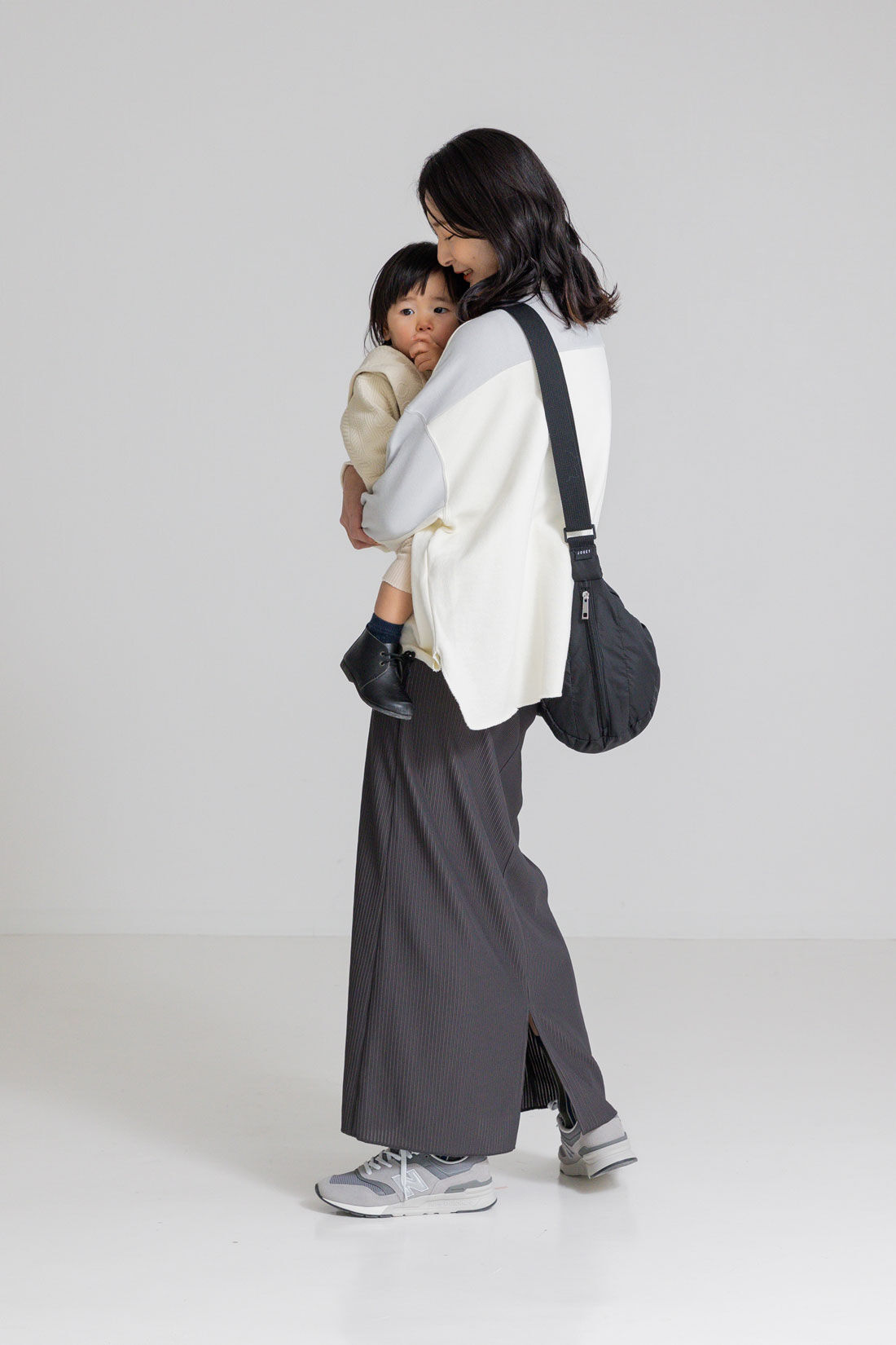 FELISSIMO Mama|Moredde　リップルカットソー素材がらくちんきれいな　産前産後使えるIラインスカート〈チャコールグレー〉