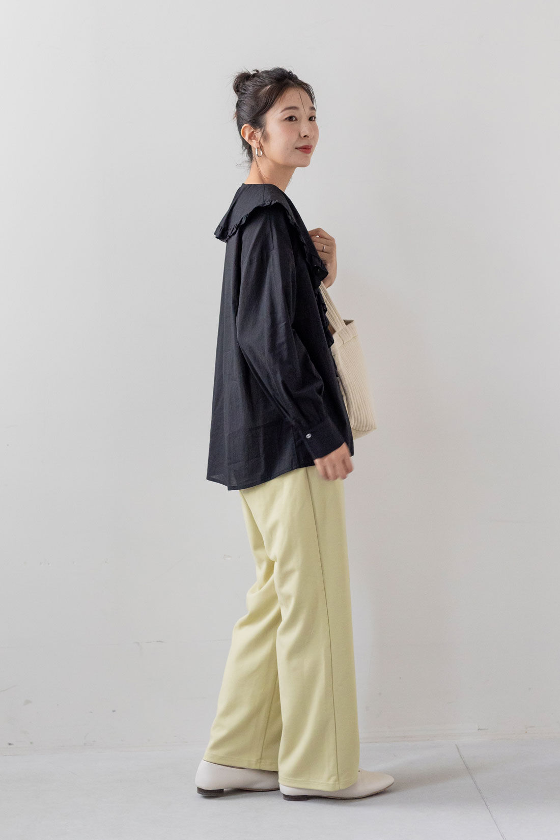 FELISSIMO Mama|Moredde　マタニティから産後も使える　ストレッチストレートパンツ〈スモーキーイエロー〉|ウエストクロス仕様は産後も使いやすい