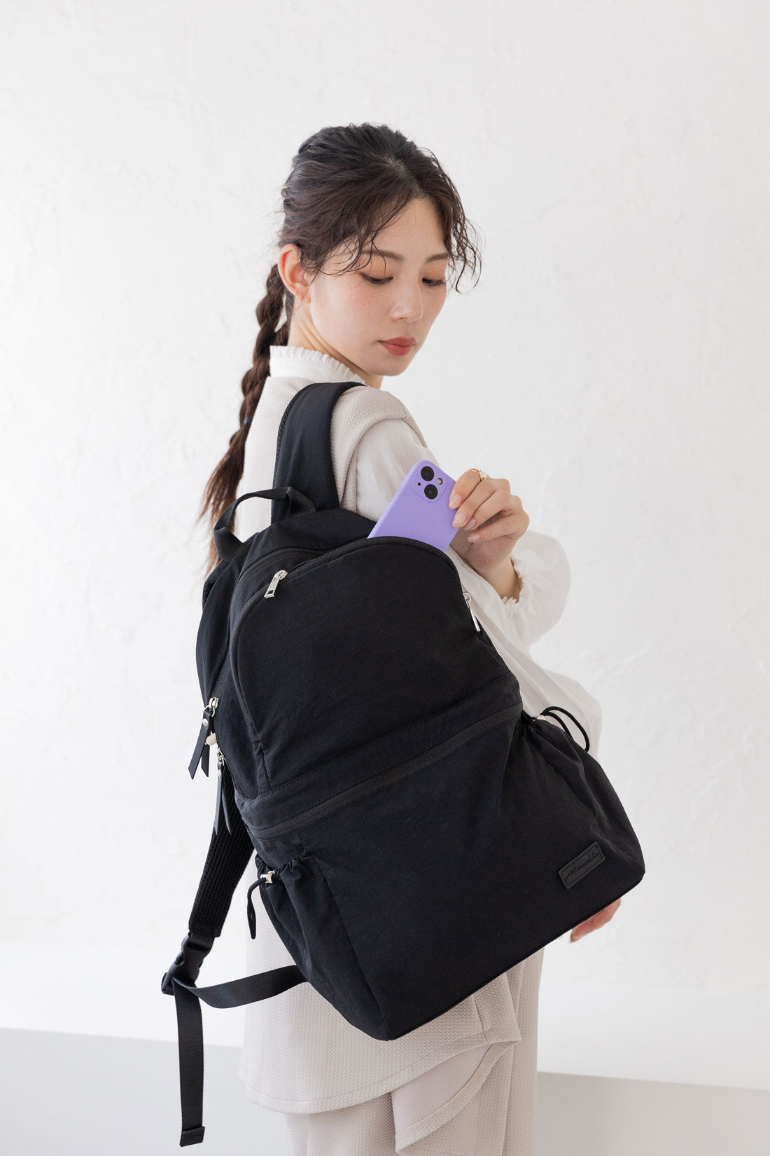 FELISSIMO Mama|Moredde　二層で荷物が分けられるのが便利なマザーズリュック〈ブラック〉|外ポケットは荷物が取りだしやすい