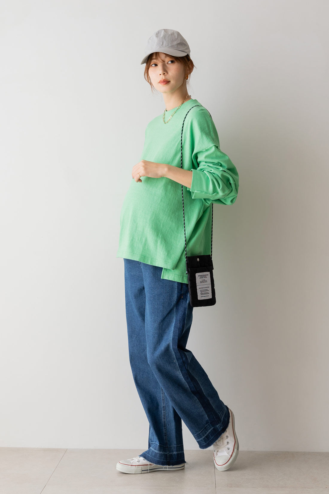FELISSIMO Mama|Moredde　マタニティ・産後使える　ウエストクロス仕様の伸びやかワイドデニムパンツ＜ダークブルー＞|マタニティ：洗い加工で入れた脇のラインがこなれた雰囲気