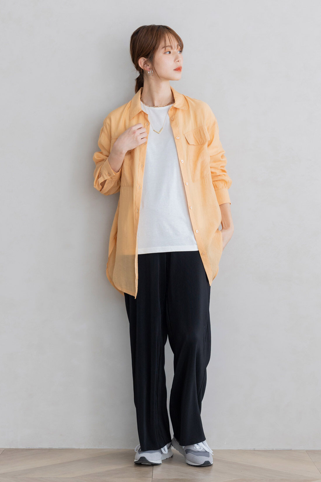 FELISSIMO Mama|Moredde　授乳がかんたん　産前産後どちらも楽しめるジョガーサロペット＆クルーネックTシャツセット〈ブラック〉|インナーのTシャツは単品でも便利。