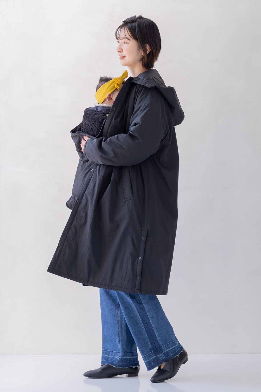 Moredde 抱っこしたままベビーも一緒に着込める 中わたテントラインロングコート〈ブラック〉｜マタニティウェア・マタニティ雑貨｜フェリシモMama