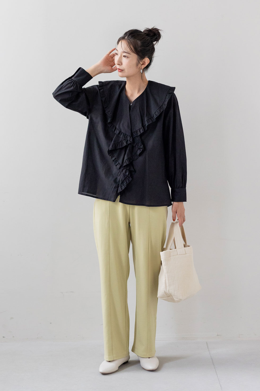 FELISSIMO Mama|Moredde　マタニティから産後も使える　ストレッチストレートパンツ〈スモーキーイエロー〉|ストレートシルエットで伸びやかな生地だからリラックスしてはけます