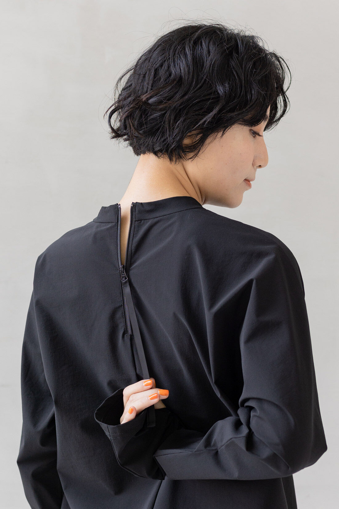 FELISSIMO Mama|Moredde　シルエットが変えられるUVカットラッシュガード〈ブラック〉|背中のリボンでファスナーの開閉がらくちん