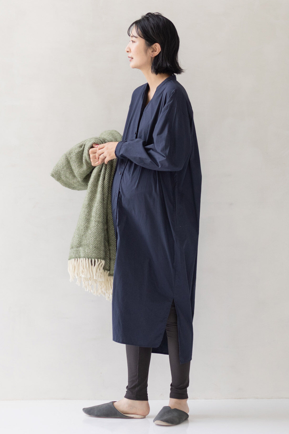 Moredde マタニティ・産後使える ウエストクロス仕様の涼やか素材リブレギンス〈チャコールグレー〉｜タイツ・レギンス｜インナーボトムス｜インナー｜ マタニティウェア・マタニティ雑貨｜フェリシモMama