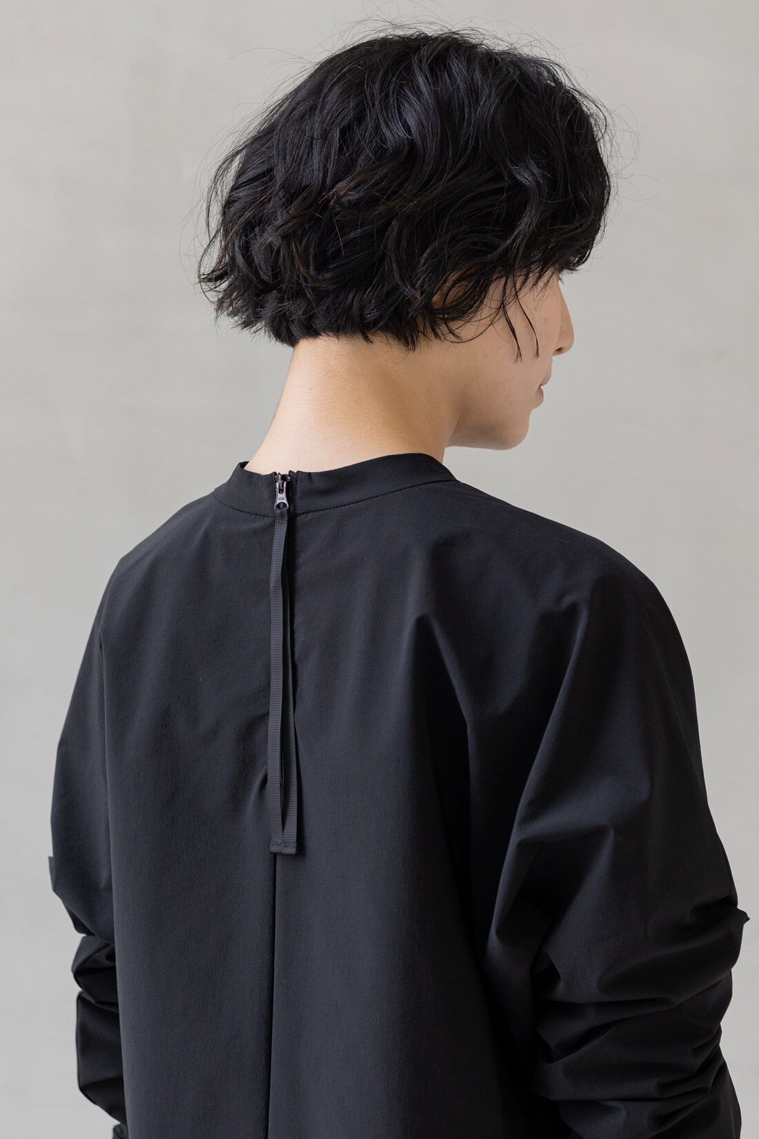 FELISSIMO Mama|Moredde　シルエットが変えられるUVカットラッシュガード〈ブラック〉|背中のリボンで後ろ姿もかわいく